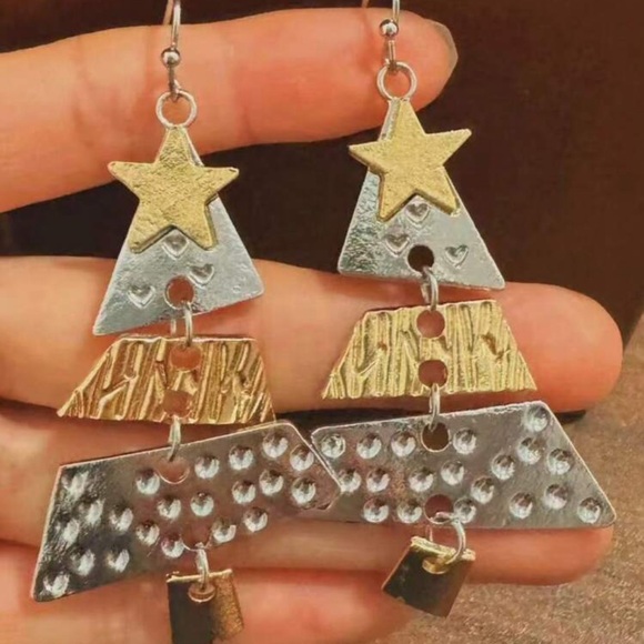 New holiday Christmas tree dangle earrings - Picture 2 of 4